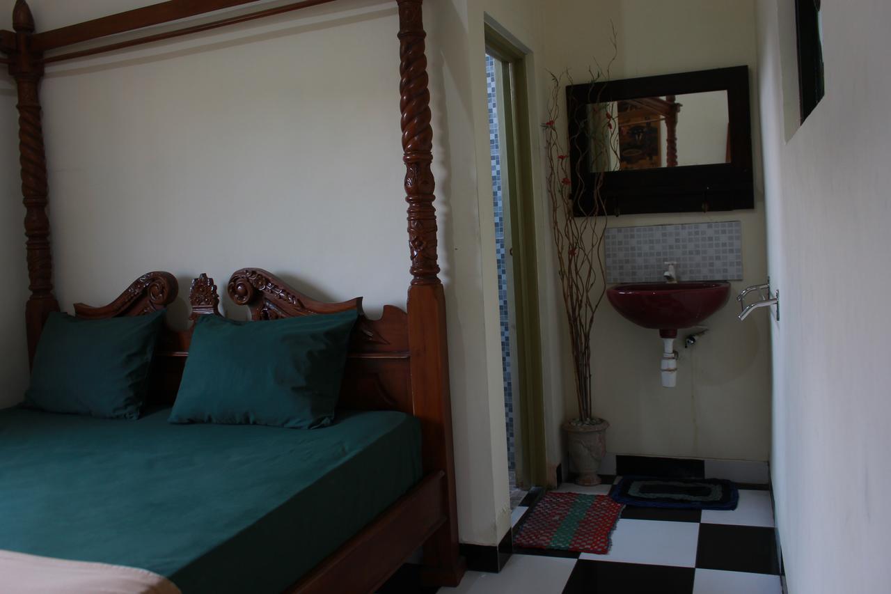 La Javanaise Home Stay Malioboro 요그야카르타 외부 사진