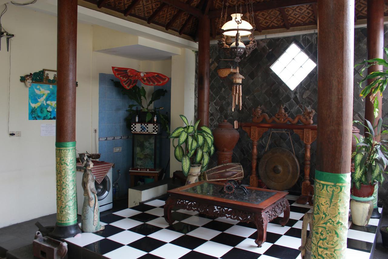 La Javanaise Home Stay Malioboro 요그야카르타 외부 사진