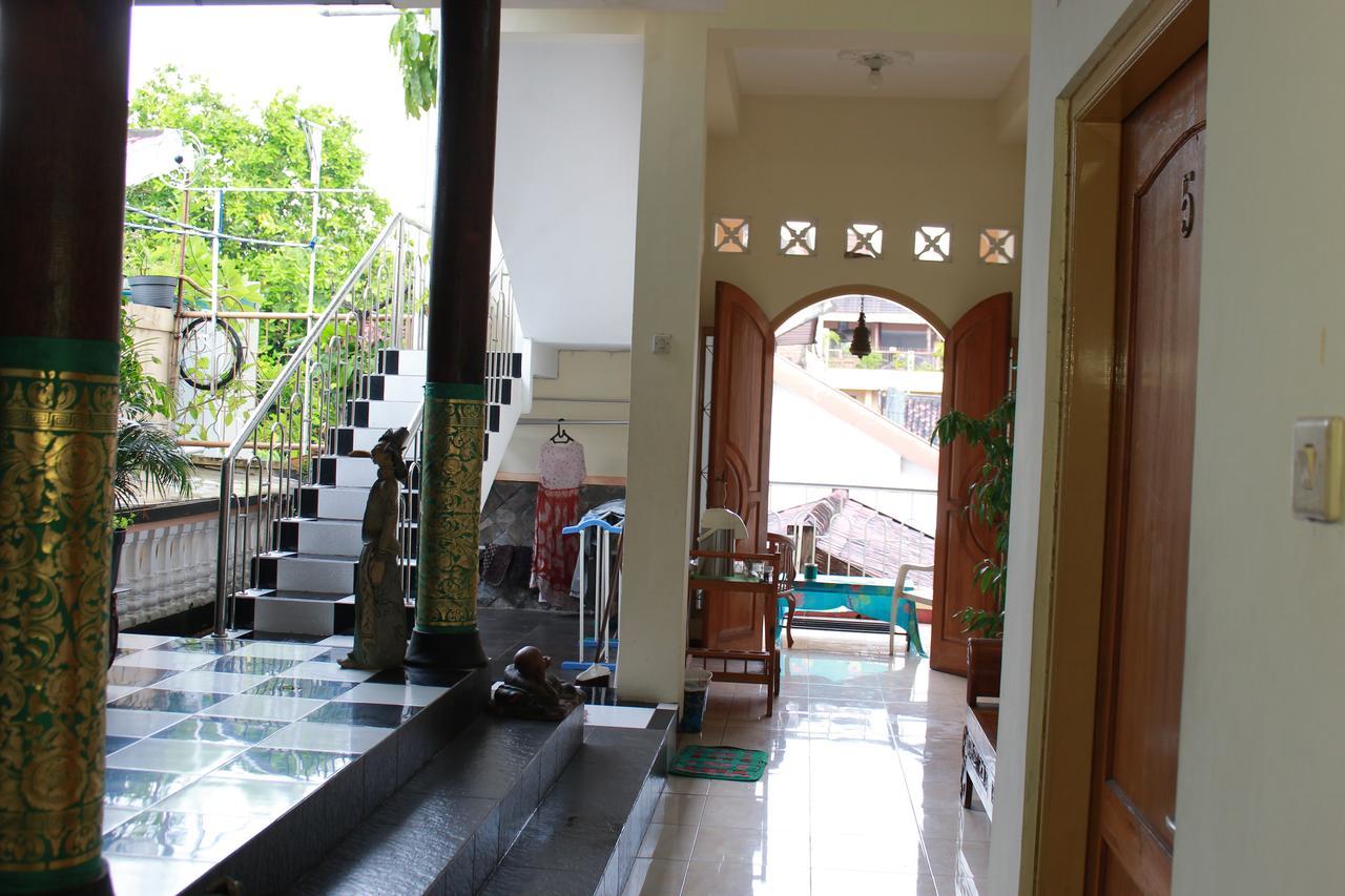 La Javanaise Home Stay Malioboro 요그야카르타 외부 사진