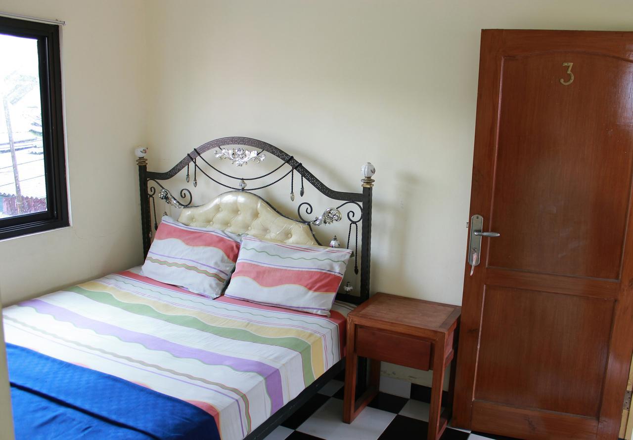 La Javanaise Home Stay Malioboro 요그야카르타 외부 사진