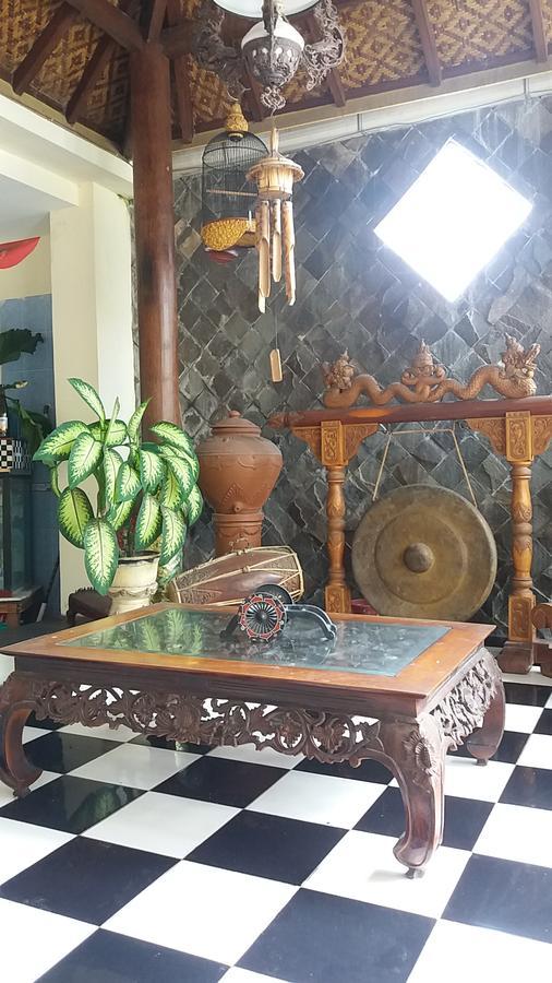 La Javanaise Home Stay Malioboro 요그야카르타 외부 사진