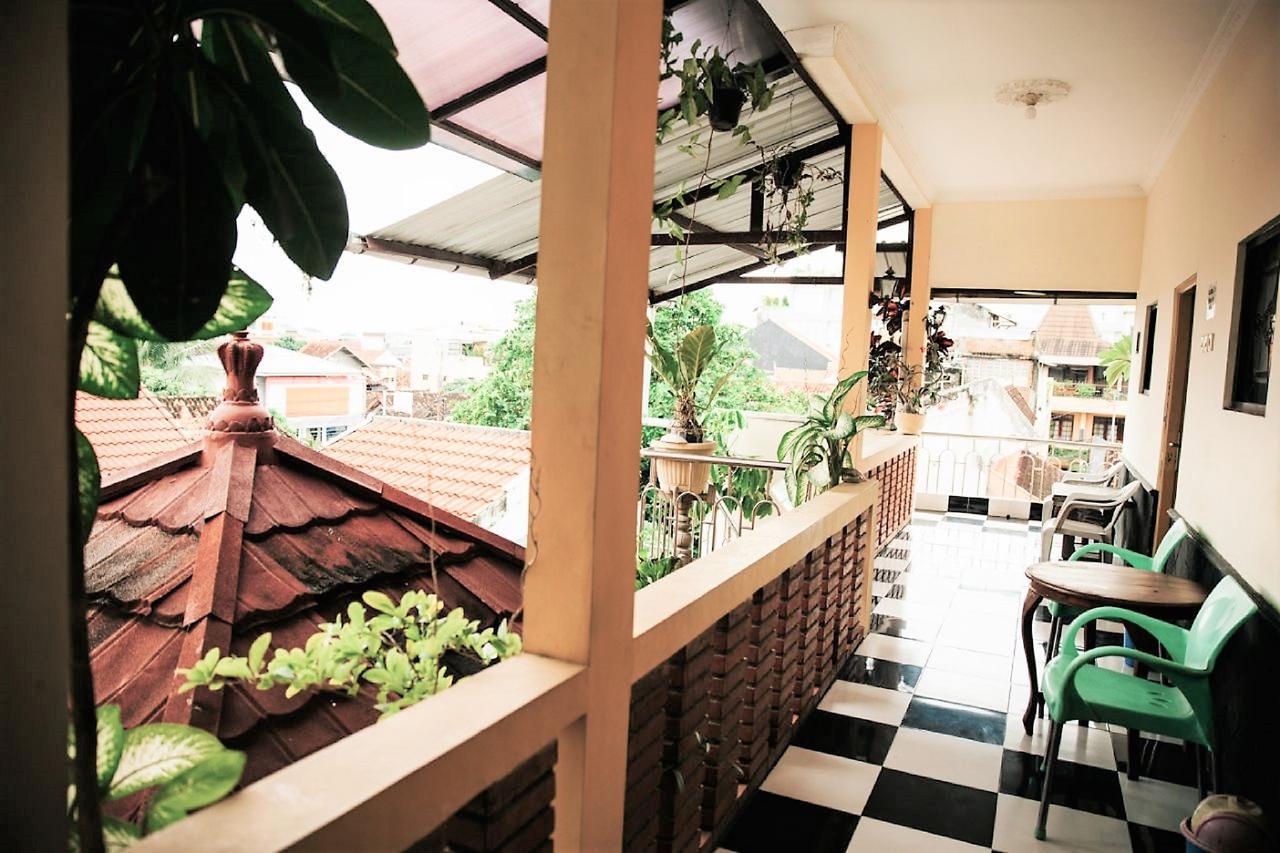 La Javanaise Home Stay Malioboro 요그야카르타 외부 사진
