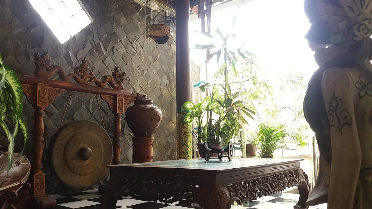 La Javanaise Home Stay Malioboro 요그야카르타 외부 사진