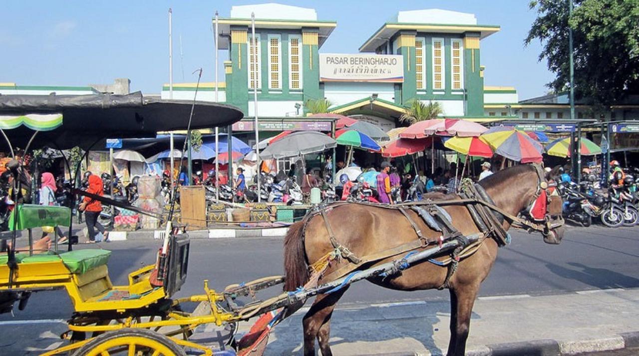 La Javanaise Home Stay Malioboro 요그야카르타 외부 사진