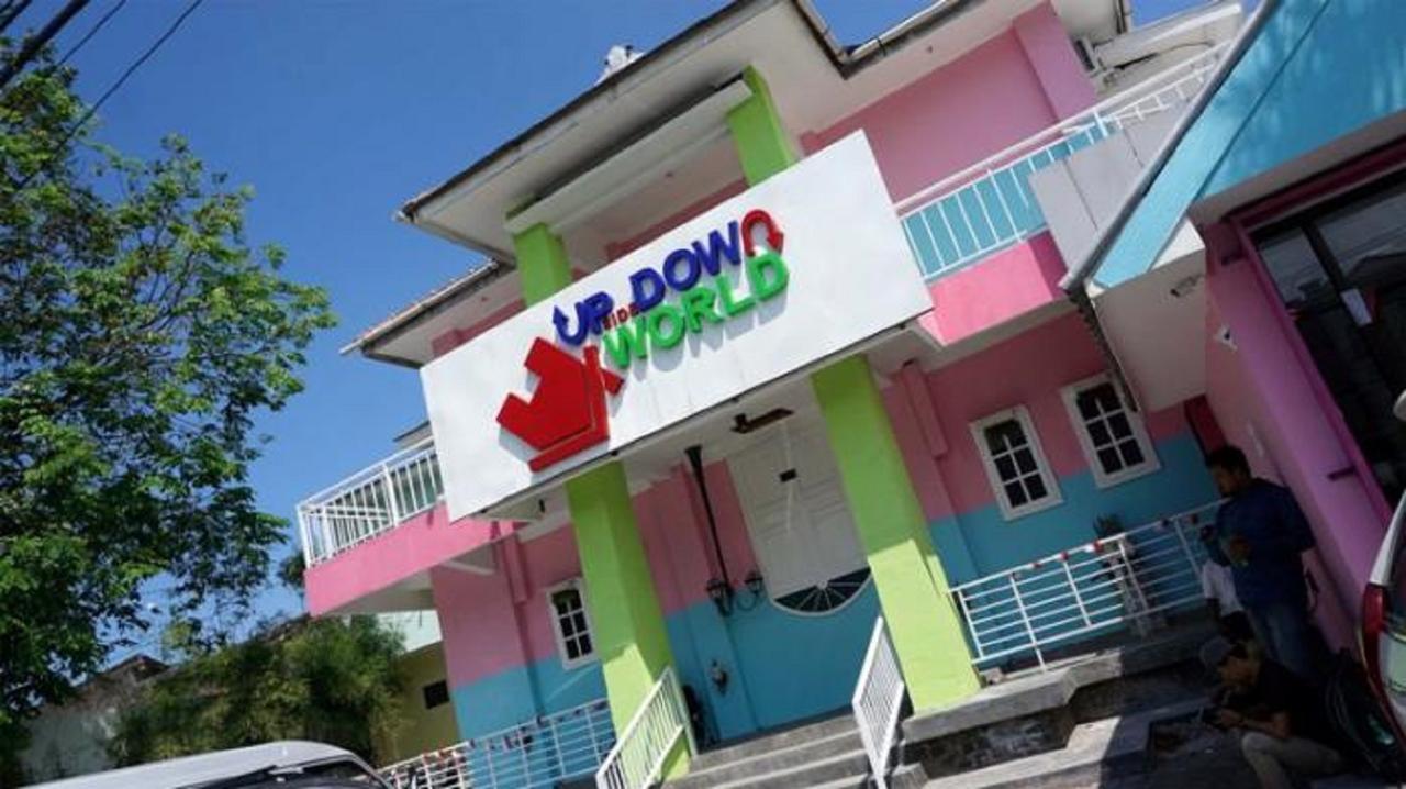 La Javanaise Home Stay Malioboro 요그야카르타 외부 사진