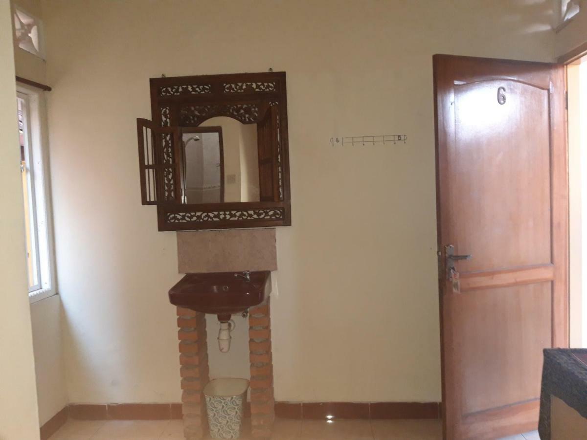La Javanaise Home Stay Malioboro 요그야카르타 외부 사진