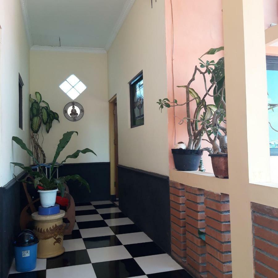 La Javanaise Home Stay Malioboro 요그야카르타 외부 사진