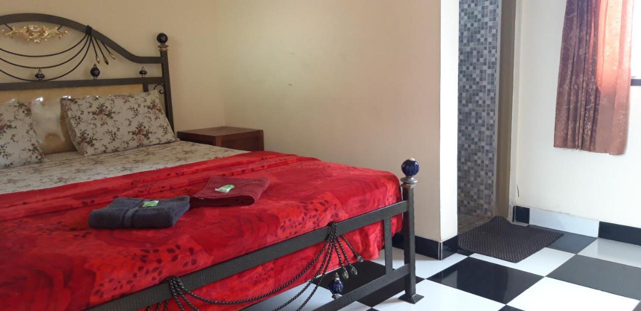 La Javanaise Home Stay Malioboro 요그야카르타 외부 사진
